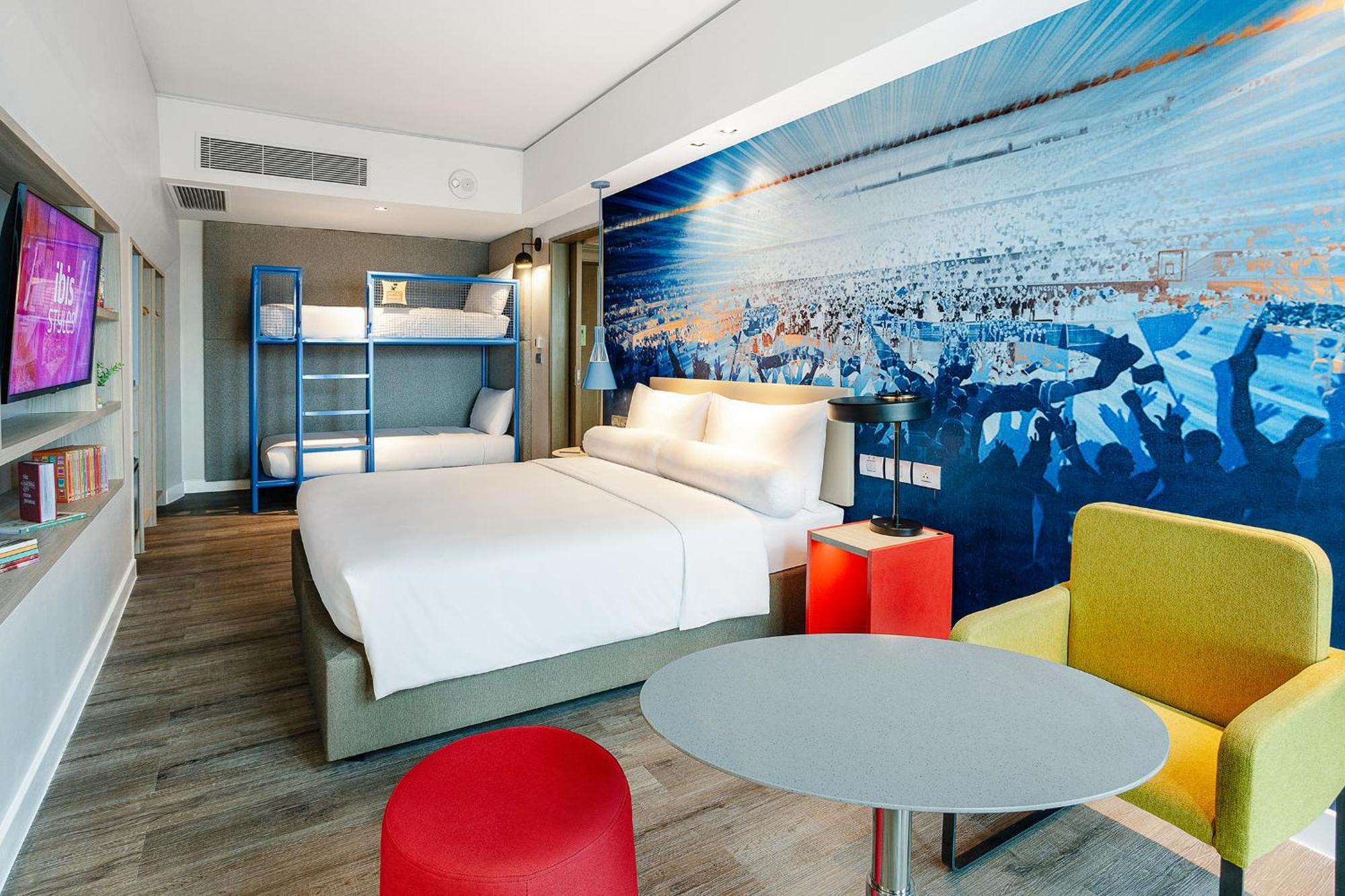 Ibis Styles Manila Araneta City Кесон-Сити Экстерьер фото