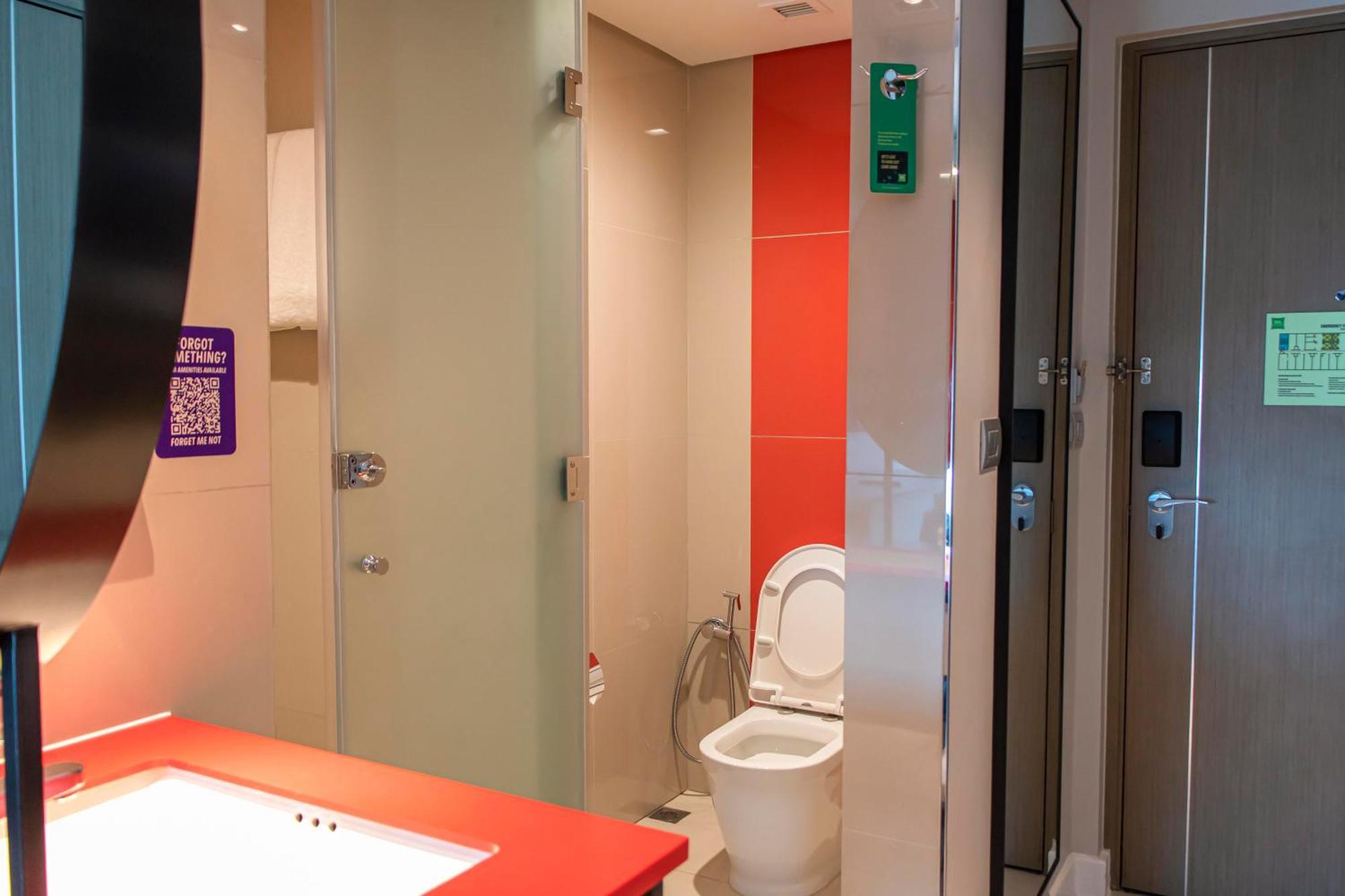 Ibis Styles Manila Araneta City Кесон-Сити Экстерьер фото